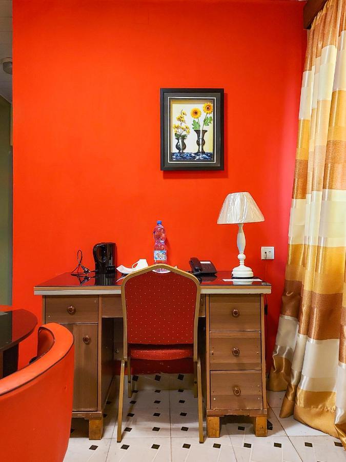 Hotel Relax Kinşasa Dış mekan fotoğraf