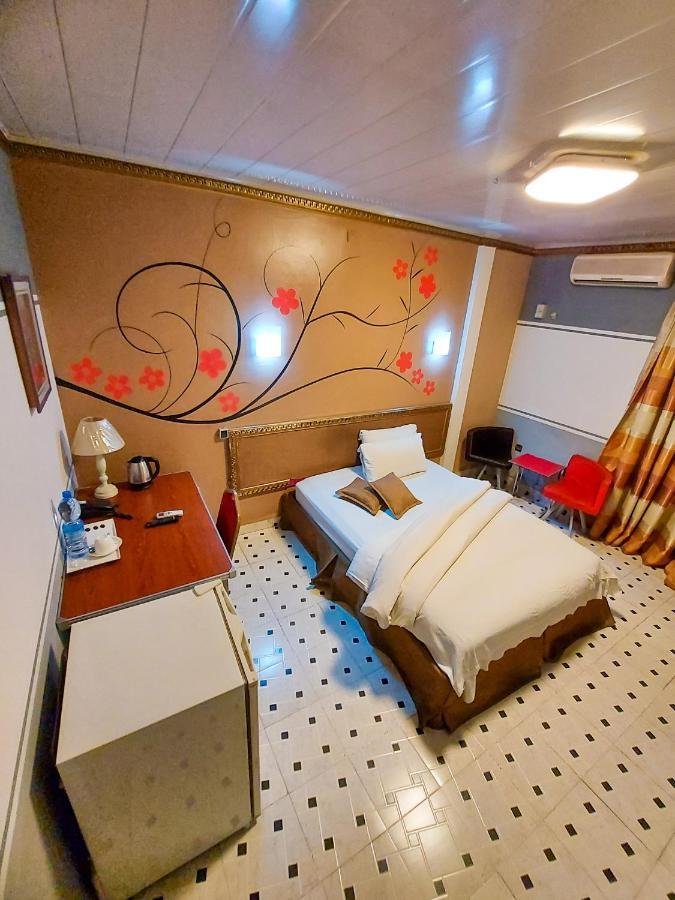 Hotel Relax Kinşasa Dış mekan fotoğraf